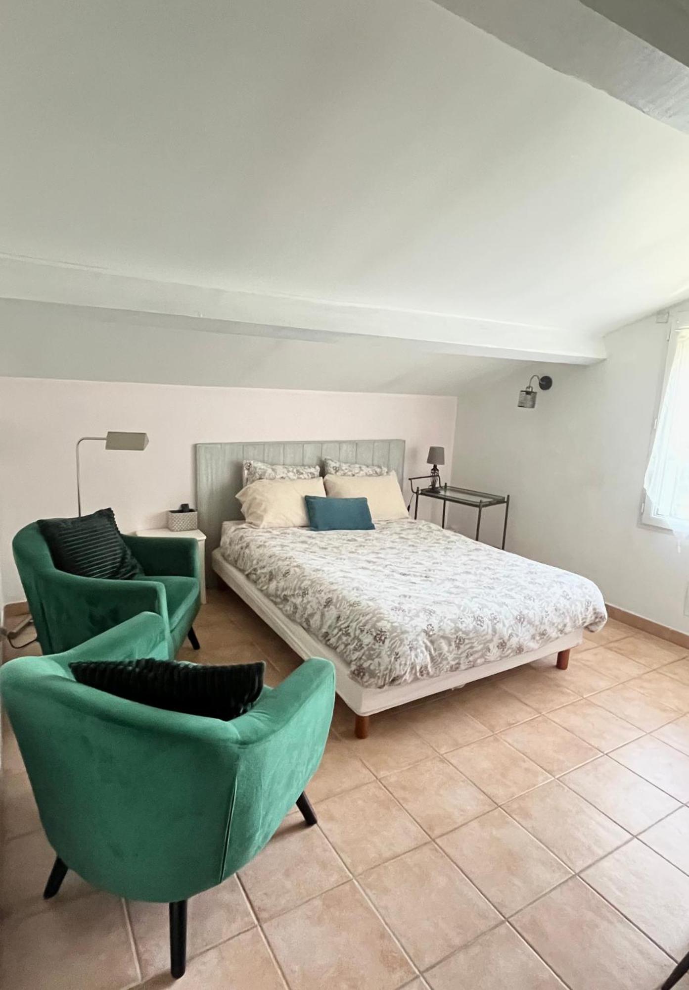 류넬 Mas Saint-Ange B&B 외부 사진