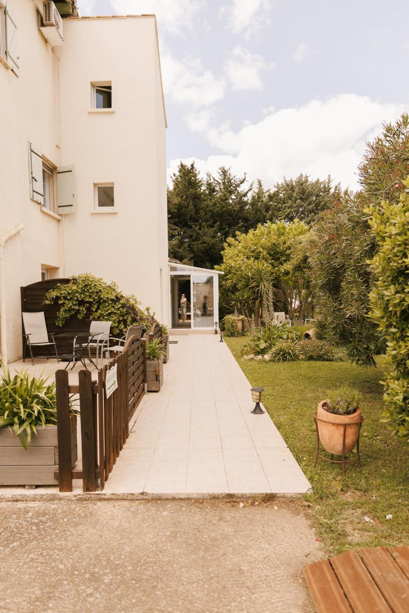 류넬 Mas Saint-Ange B&B 외부 사진