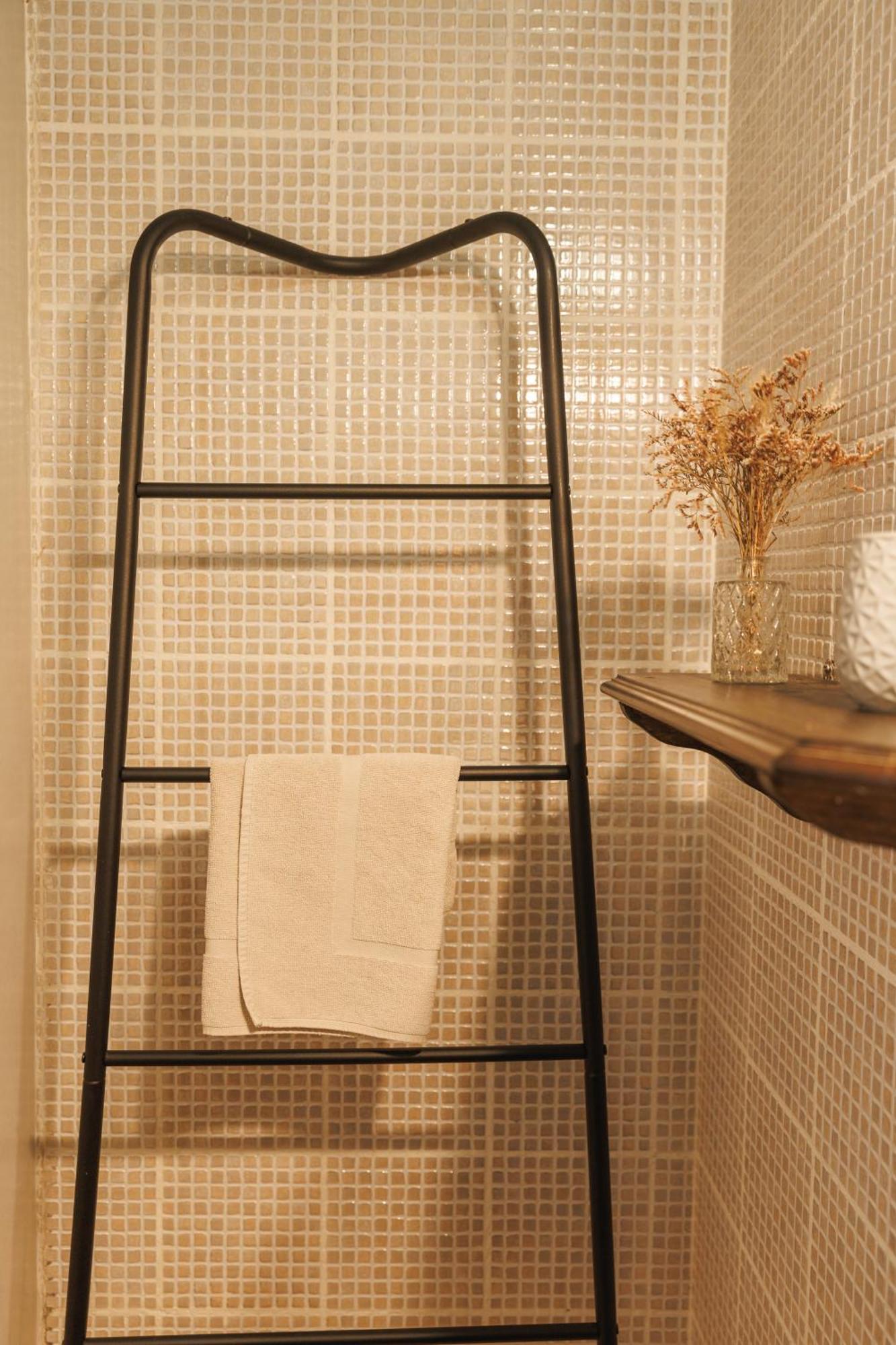 류넬 Mas Saint-Ange B&B 외부 사진