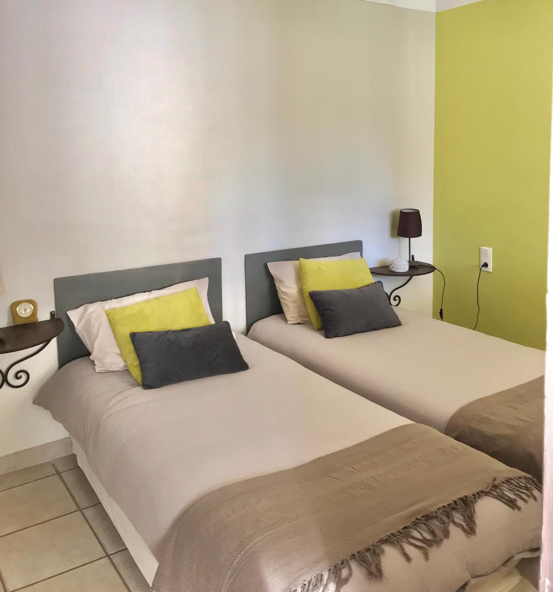 류넬 Mas Saint-Ange B&B 외부 사진