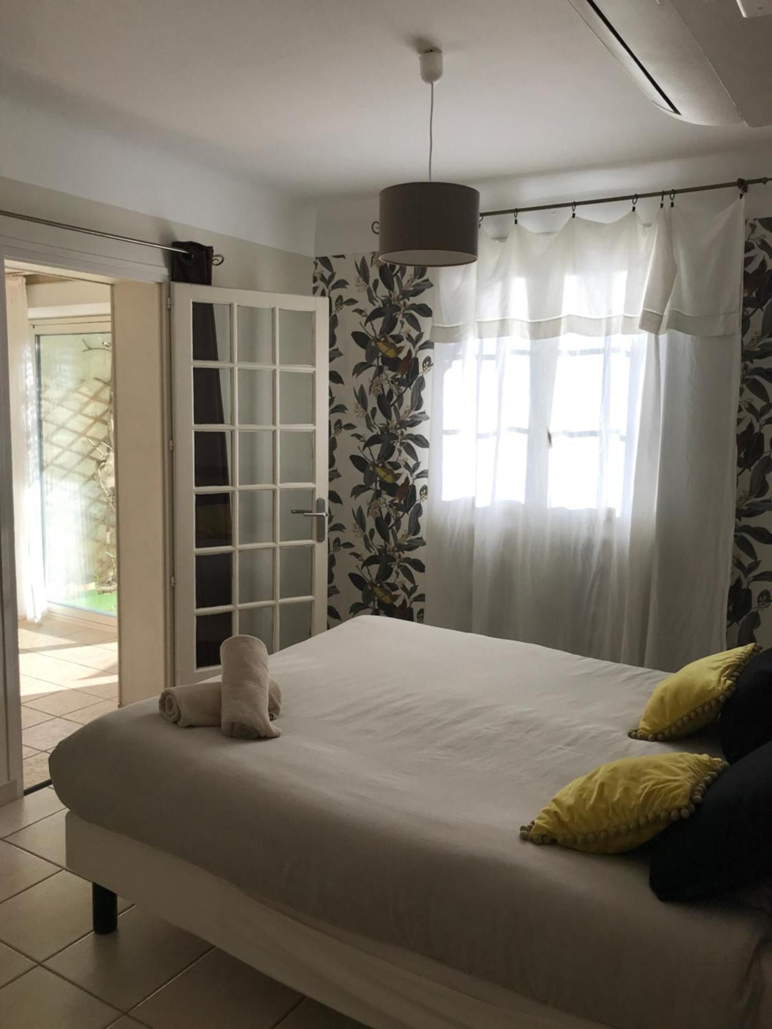 류넬 Mas Saint-Ange B&B 외부 사진
