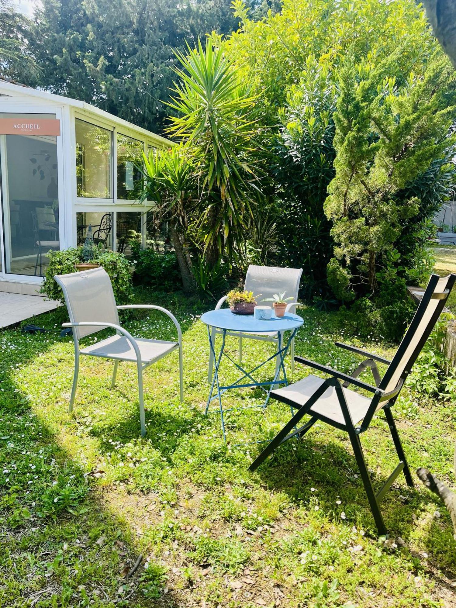 류넬 Mas Saint-Ange B&B 외부 사진