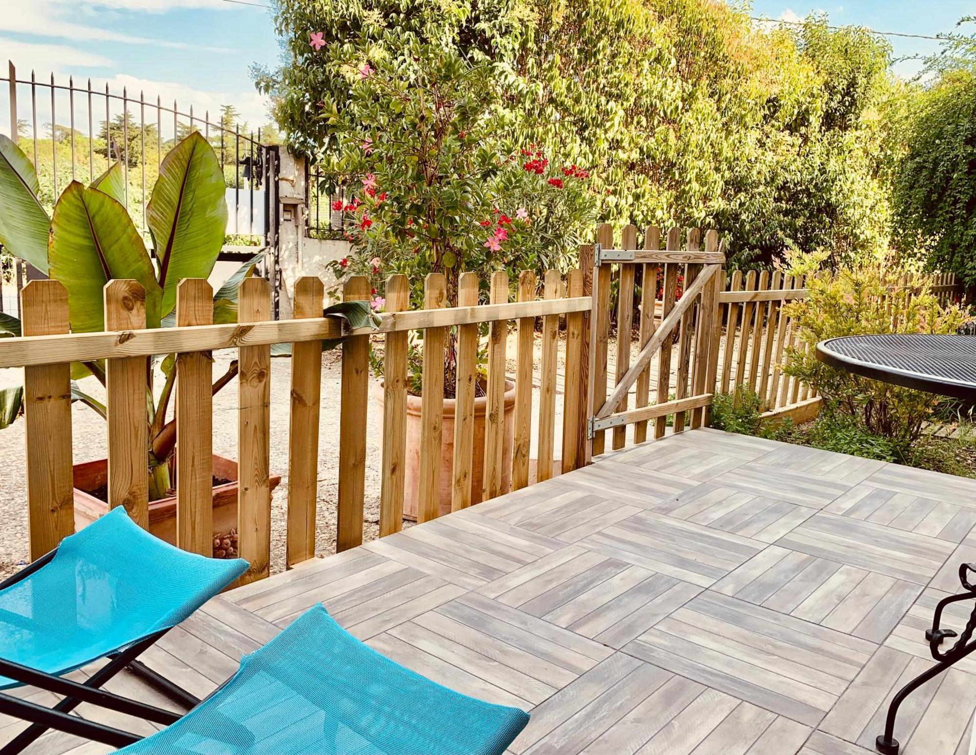 류넬 Mas Saint-Ange B&B 외부 사진